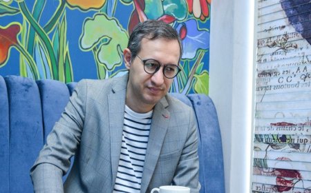 Əllərimdə darıxır əllərinin boş yeri…