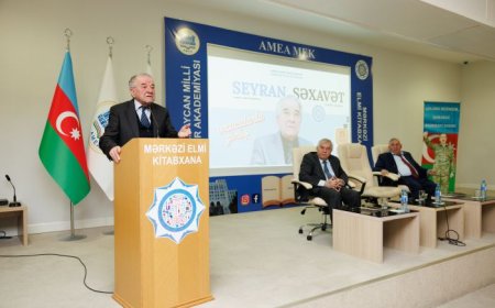 Tanınmış yazıçı və şair Seyran Səxavətlə görüş keçirilib