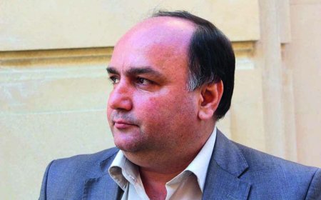 Ənənəvi qəlibdə yeni sənət örnəyi yaratmaq - Fəxri Uğurlu