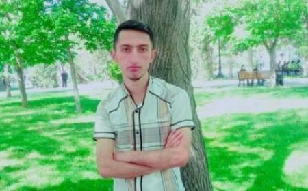 Ayrılığın izləri var əllərimdə - Məlik Cahanın şeirləri