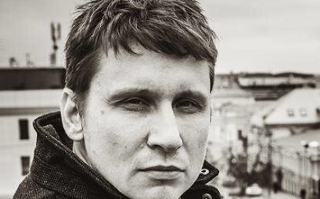 Şərqə gedən trolleybus - Yeni tərcümə