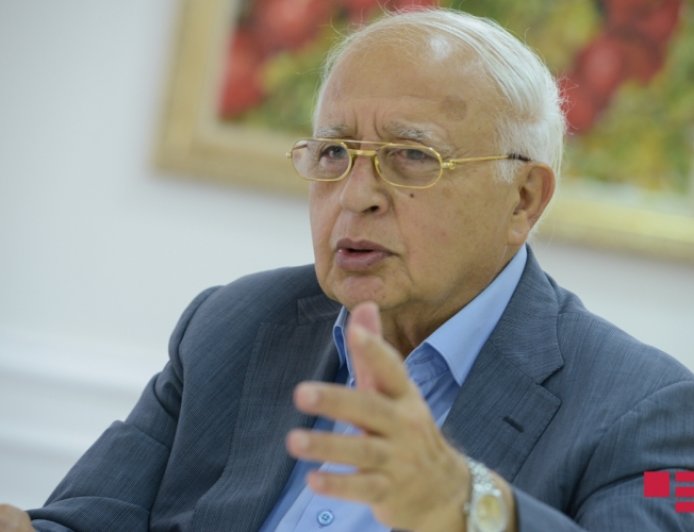 Elçin - Parisdə avtomobil qəzası