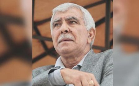 Dünyayla üz-üzə bir oğlan yaşar - Zakir Fəxrinin şeirləri