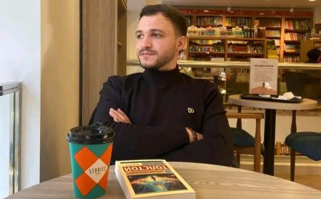 Var öylə bir qəmim ki, min qəm onda cəmdi, birdənəm - Yeni İmza