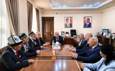 Qərbi Azərbaycan İcmasında özbək və qırğız yazıçılarla görüş