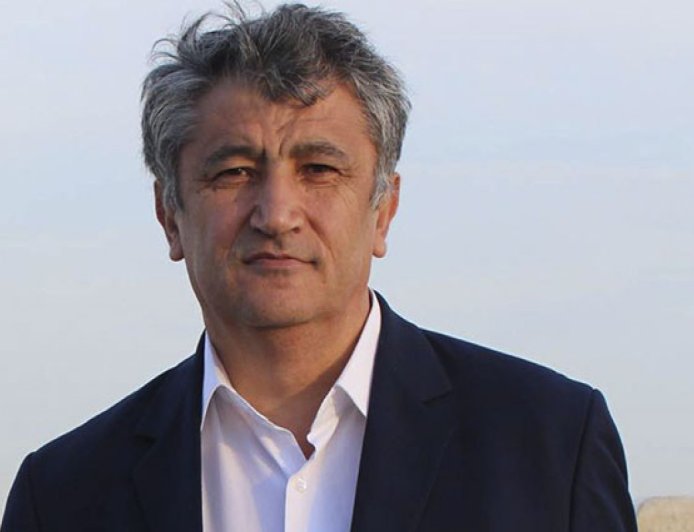 Adın tək dərsimi əzbərləyirəm - Qəşəm Nəcəfzadənin şeirləri