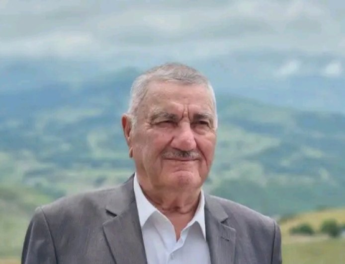 İnsan da var Vətən ömrü yaşayar - Əşrəf Veysəllinin şeirləri