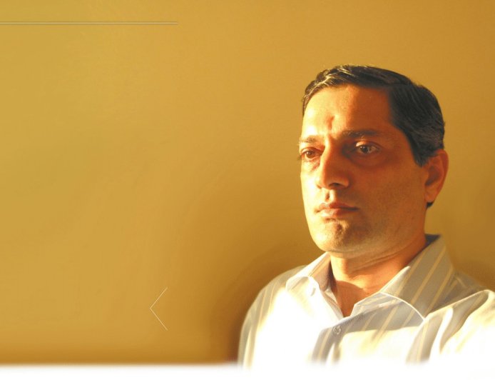 Mən burda, sən orda, həsrət arada - Azad Yaşarın şeirləri