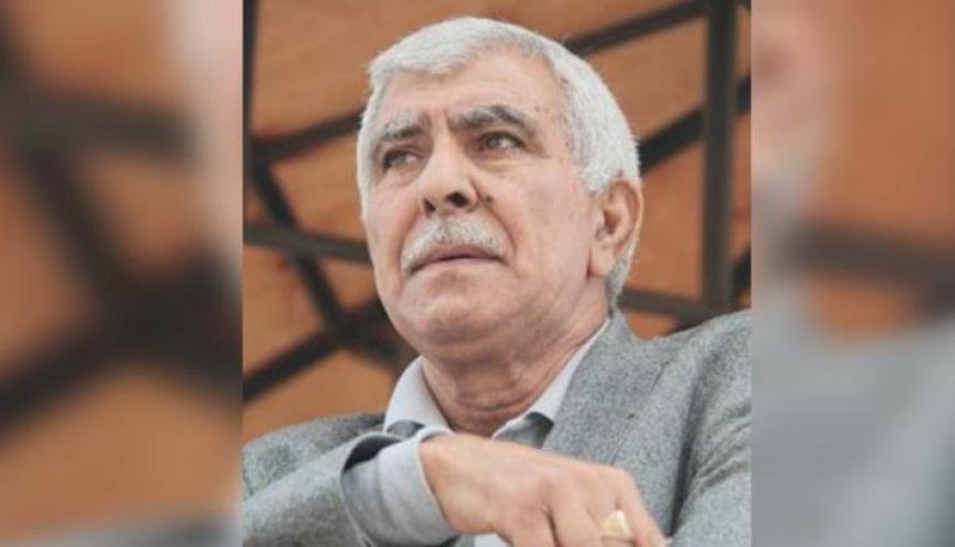 Dünyayla üz-üzə bir oğlan yaşar - Zakir Fəxrinin şeirləri