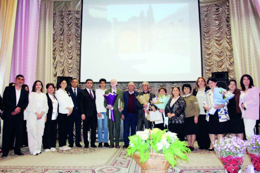 Qaxda yerli yazarlarla görüş