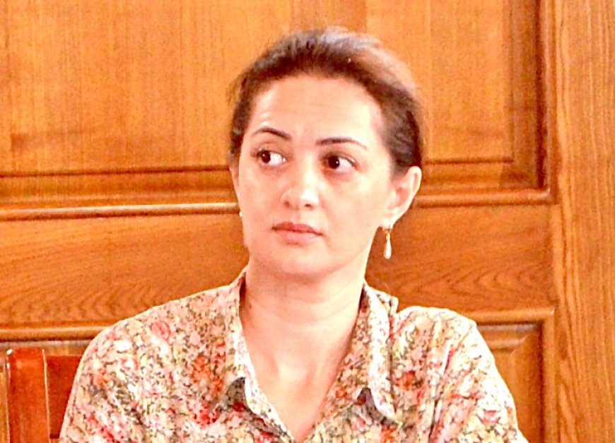 Sevinc Qərib: "Ovcun əllərimin isti yuvası.."