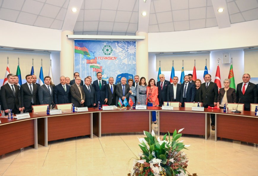 TÜRKSOY-da Sabir Rüstəmxanlının 80 illik yubileyi keçirildi