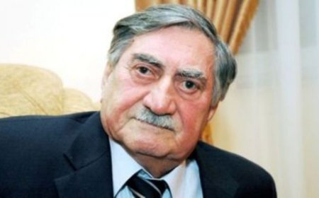 Kiminsə həsrətiylə açılaydı səhərim - Qabilin şeirləri