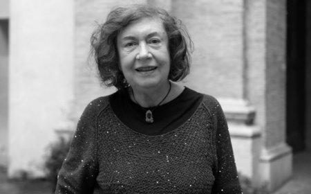 Donatella Bisutti - Xilaskar poeziya