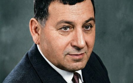 Güllər açılsın, güllələr açılmasın - Rəsul Rzanın şeirləri