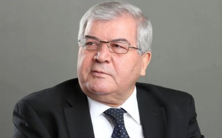 Prezident Sabir Rüstəmxanlını təltif etdi