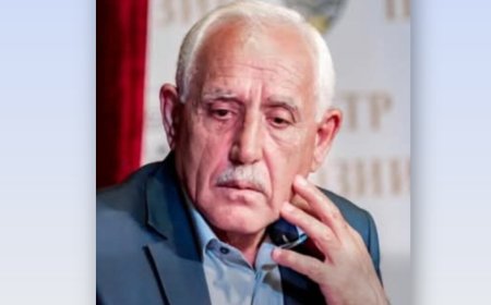 Tənha yuxu görür xarabalıqlar - Məmməd Xəlilovun şeirləri