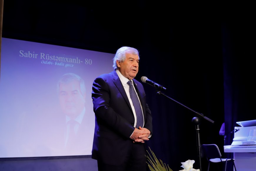 Şuşa Dövlət Teatrında Sabir Rüstəmxanlı gecəsi