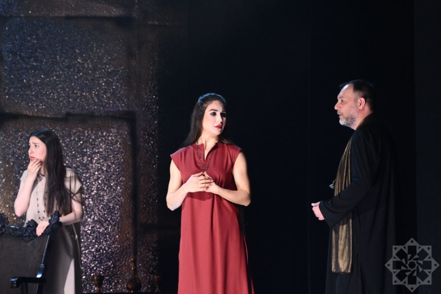 Milli Dram Teatrında “Kral Lir”in premyerası olub