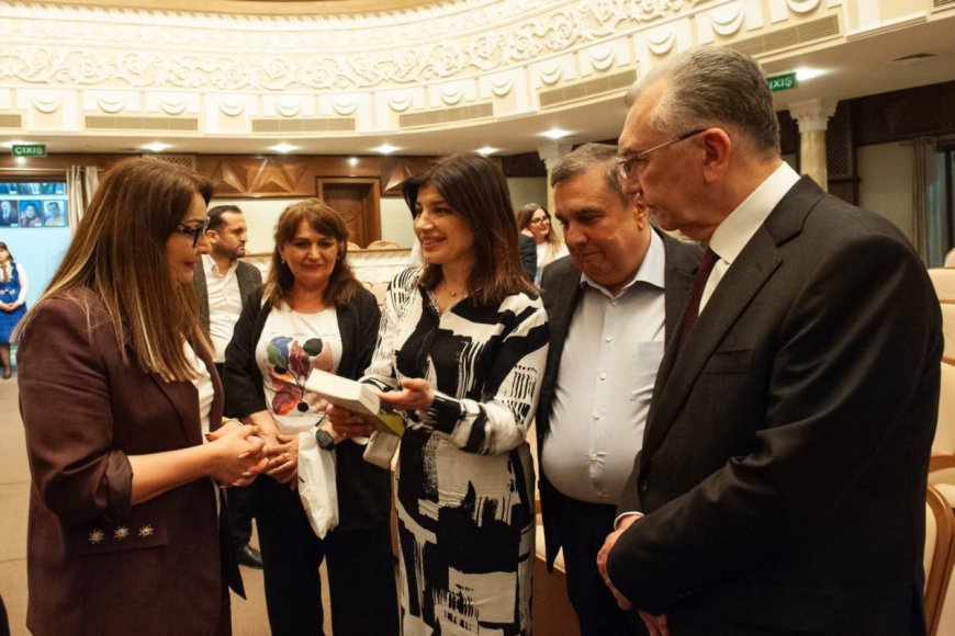 Xalq yazıçısı Elçinin xatirəsinə həsr edilmiş tamaşa nümayiş olunub