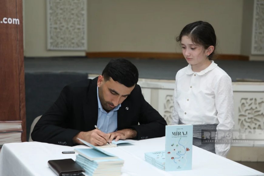 Nihat Pirin ilk kitabının təqdimatı keçirildi