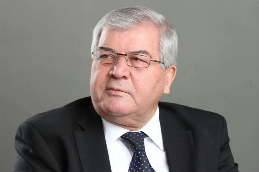 Prezident Sabir Rüstəmxanlını təltif etdi