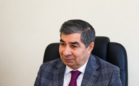 Ədəbiyyatla yaşayan insan.. - Bədirxan Əhmədli yazır