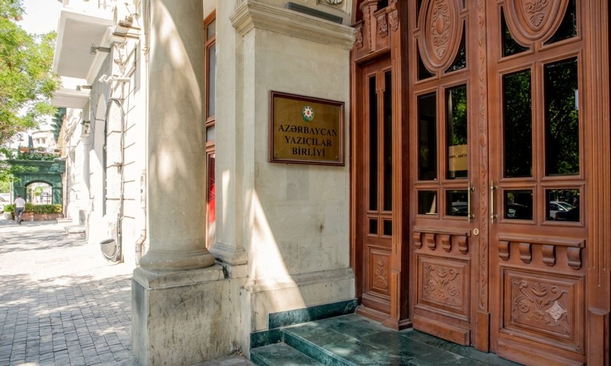Yazıçılar Birliyinə qəbul dayandırıldı
