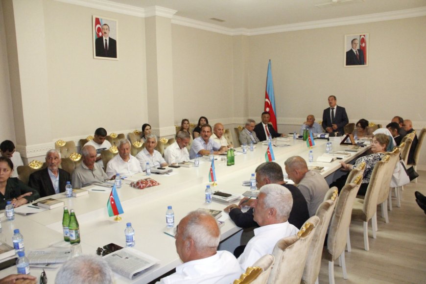 Şair Zülfi Vellidağın yeni kitabının təqdimatı olub