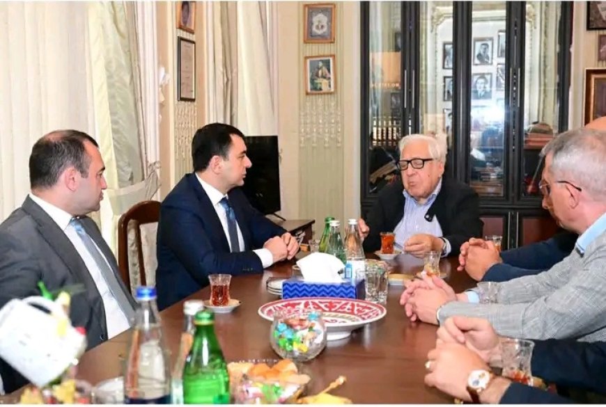 Mədəniyyət naziri AYB sədri Anarla görüşdü