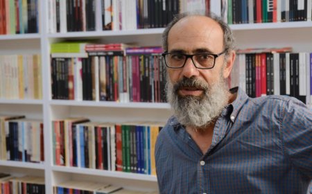 Günümüzdə yazarlıq - Müslüm Yücelin essesi