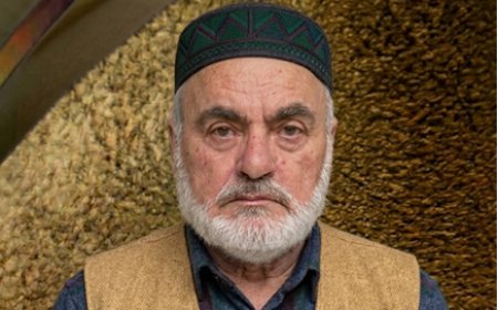 Ədəbiyyatşünas, yazıçı Allahverdi Bayraminin 10 cildlik külliyyatı işıq üzü görüb