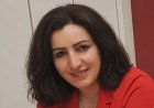 Əllərinin istiliyin dəyişmərəm dünyalara - Şərifə Cəfərinin şeirləri
