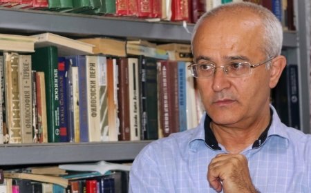 Dünyanı düşünən bir ozanmışam - Xan Rəsuloğlunun şeirləri