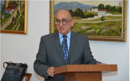 Anadilli əruzvəznli şeirimizin poetik inkişaf yolu - Tərlan Quliyev