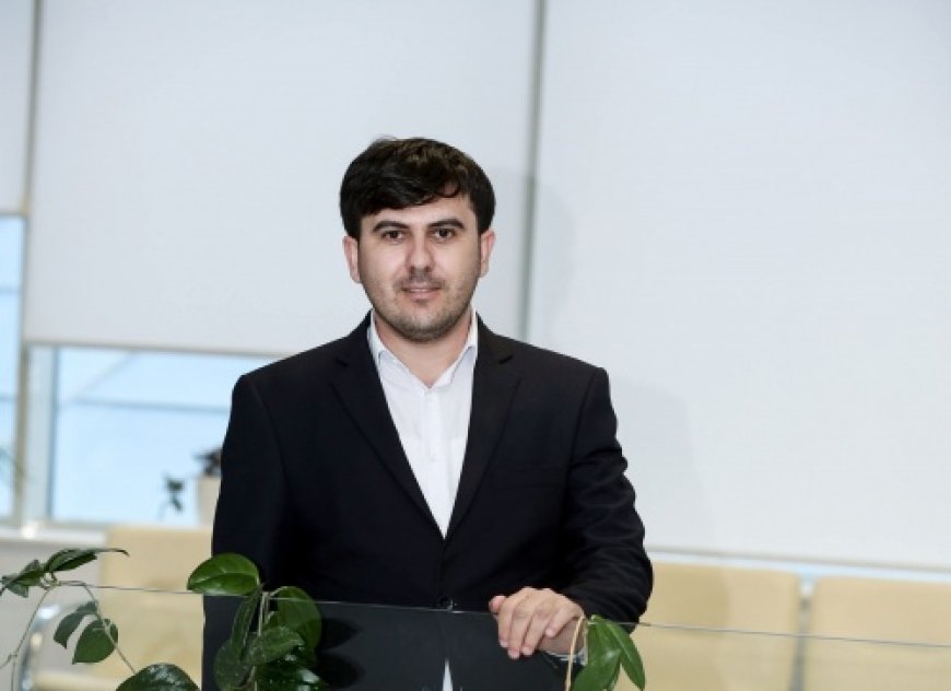 De ki: “Bir oğlanın ürəyindənəm...” - Ruslan Dostəlinin yeni şeirləri